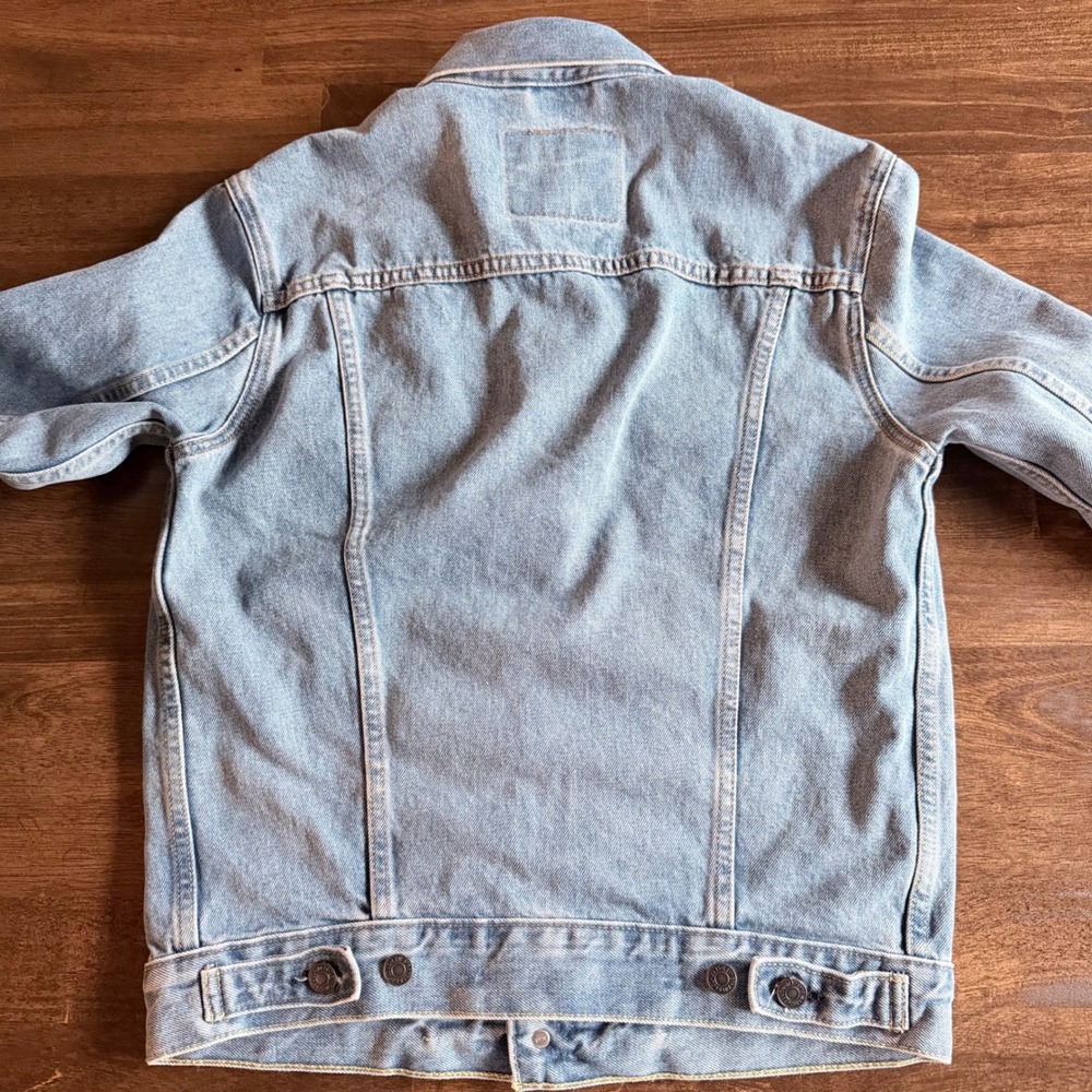 Levis Trucker Jacket Light Wash Denim Button Front Jean Jacket Womens Small NEW - Picture 5 of 10